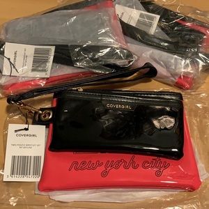 COVERGIRL NY SKYLINE Two-Pouch Wristlet